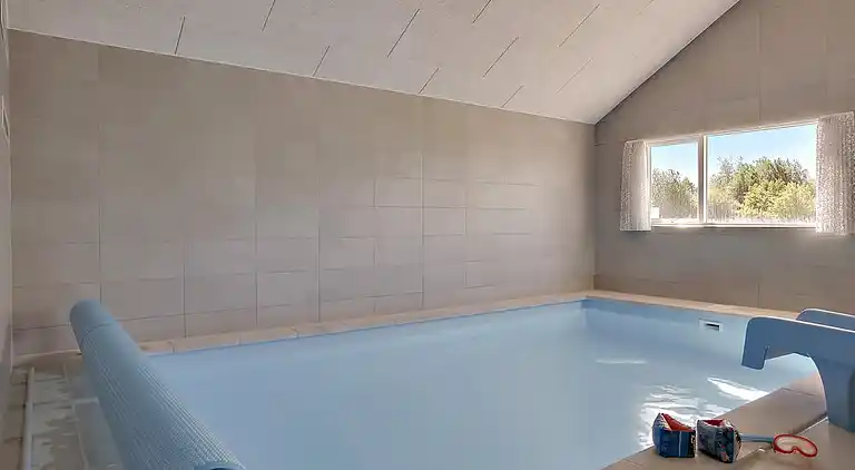 Geräumiges Ferienhaus mit Pool, Spa & Aktivitäten