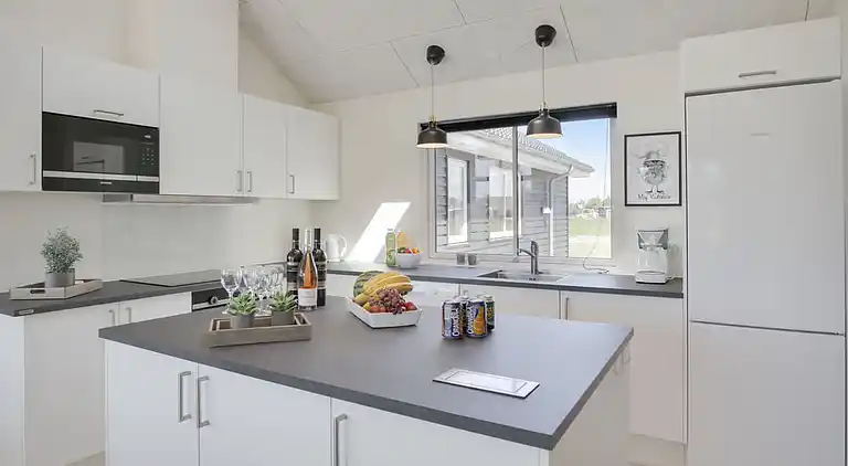 Geräumiges Ferienhaus mit Pool, Spa & Aktivitäten