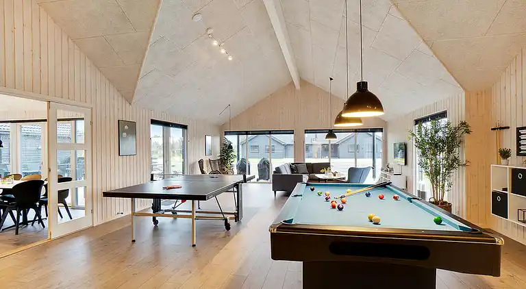 Großes Ferienhaus mit Pool, Spa & Aktivitäten