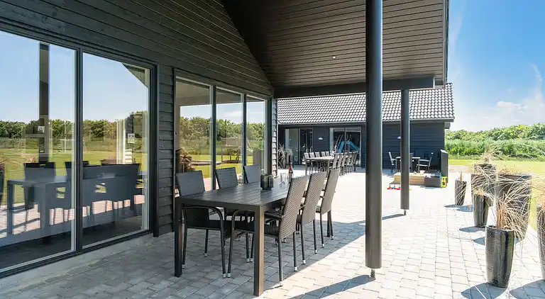 Großes Ferienhaus mit Pool, Spa & Aktivitäten