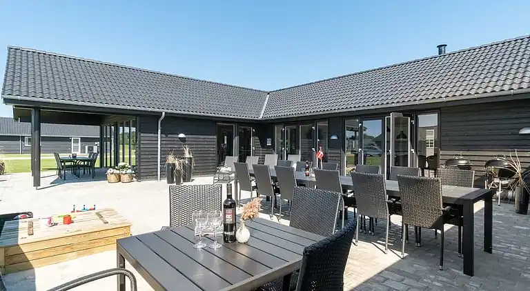 Großes Ferienhaus mit Pool, Spa & Aktivitäten