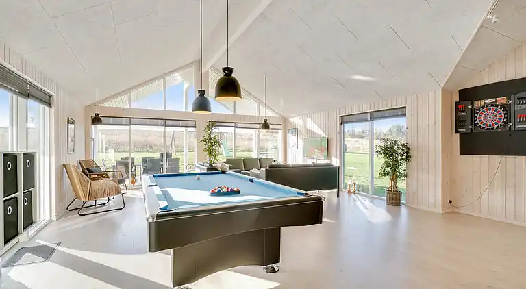 Großes Ferienhaus in Grenå mit Pool & Spa