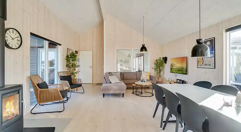 Großes Ferienhaus in Grenå mit Pool & Spa