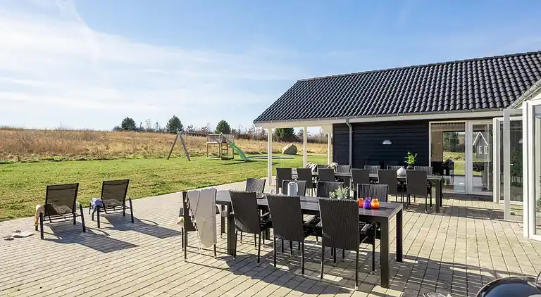 Großes Ferienhaus in Grenå mit Pool & Spa