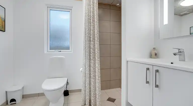 Stort familjevänligt sommarhus vid Mommark