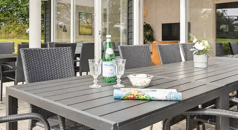 Stort familjevänligt sommarhus vid Mommark