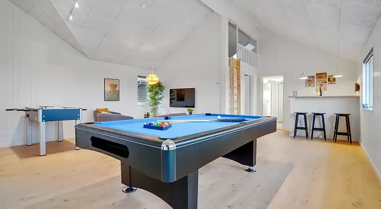 Ferienhaus in Mommark für 18 mit Pool