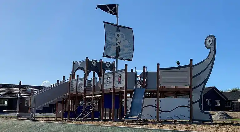 Ferienhaus in Mommark für 18 mit Pool