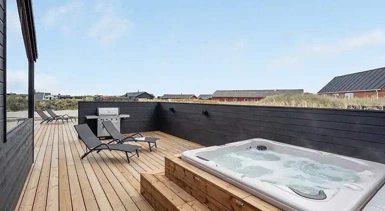 Große Sommerperle mit Pool, Aktivitäten & Spa