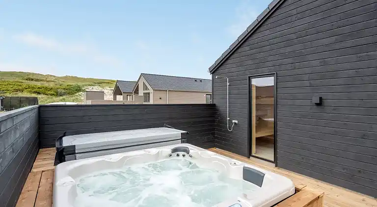 Große Sommerperle mit Pool, Aktivitäten & Spa