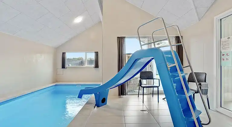 Geräumiges Ferienhaus: Pool, Spa & Spielraum