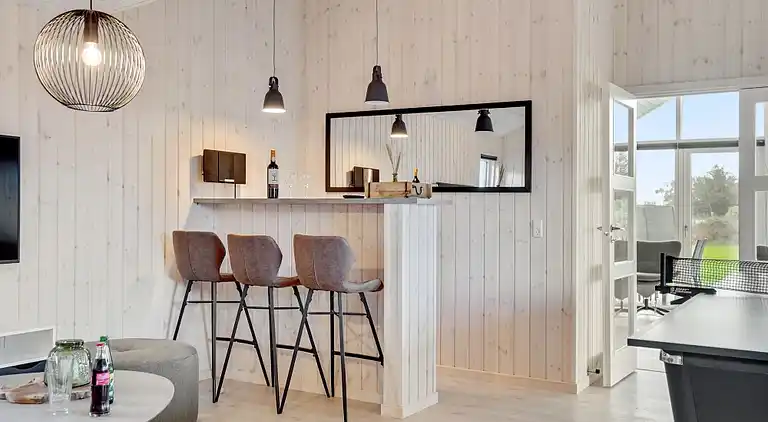 Geräumiges Ferienhaus: Pool, Spa & Spielraum