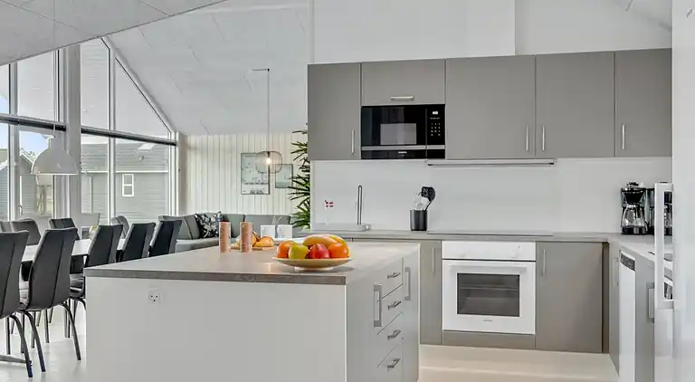 Geräumiges Ferienhaus: Pool, Spa & Spielraum