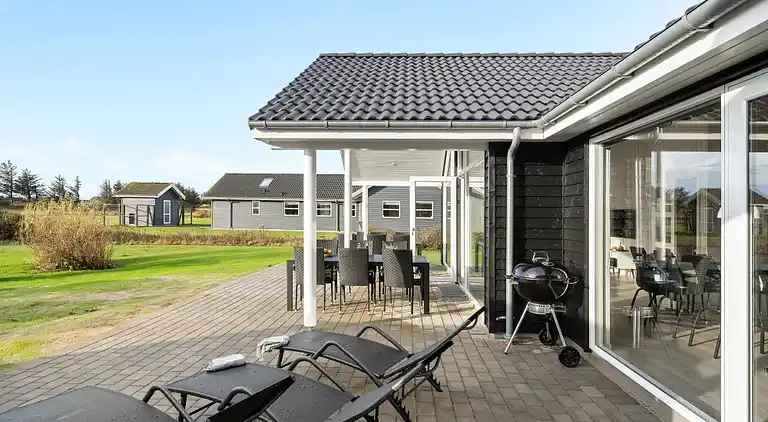 Geräumiges Ferienhaus: Pool, Spa & Spielraum