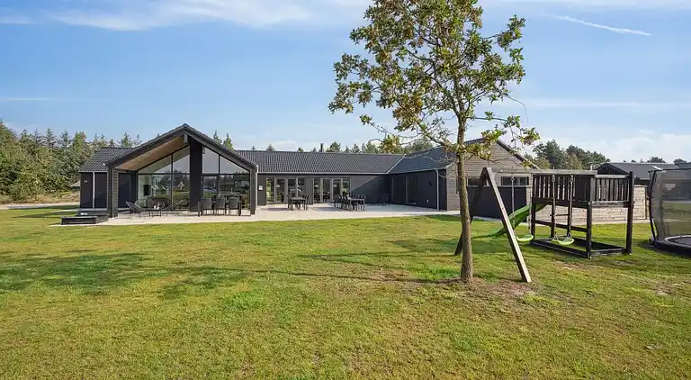 Großes Ferienhaus für 26 mit Pool & Spa