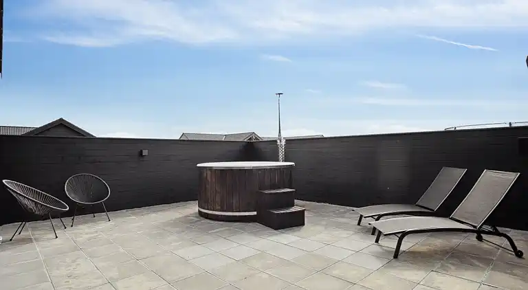 Großes Ferienhaus für 26 mit Pool & Spa