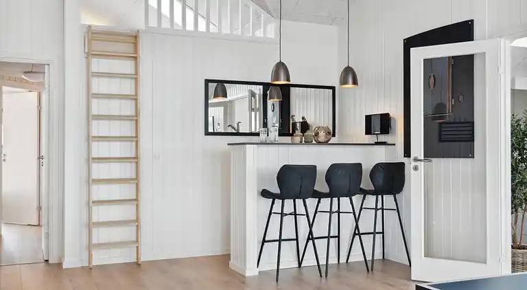 Großes Ferienhaus für 26 mit Pool & Spa