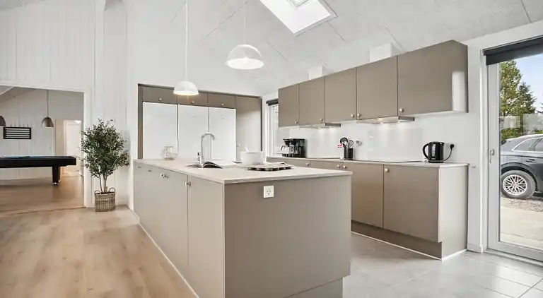 Großes Ferienhaus für 26 mit Pool & Spa