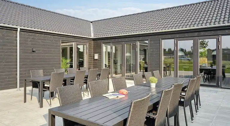 Großes Ferienhaus für 26 mit Pool & Spa