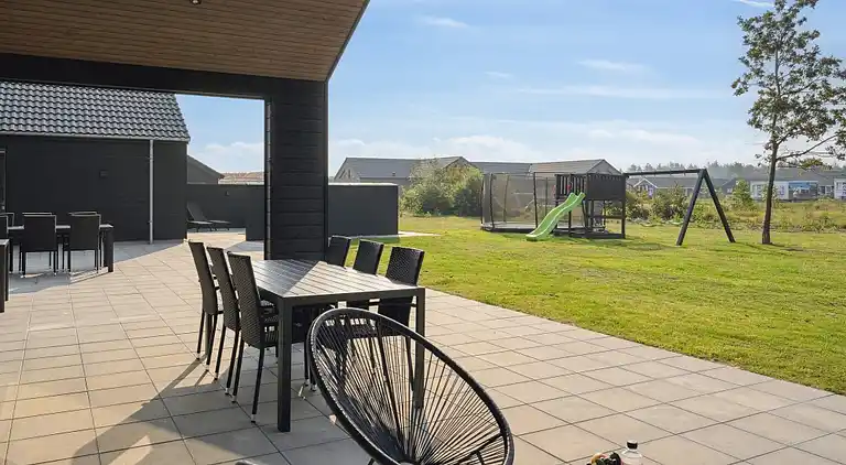 Großes Ferienhaus für 26 mit Pool & Spa