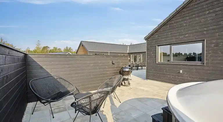 Großes Ferienhaus für 26 mit Pool & Spa