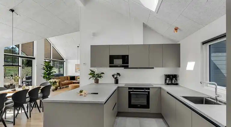 Luxuriöses Poolhaus mit Spa & Aktivitäten