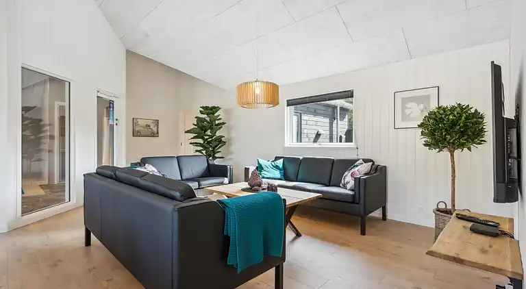 Luxus-Ferienhaus mit Pool, Spa & Aktivitäten