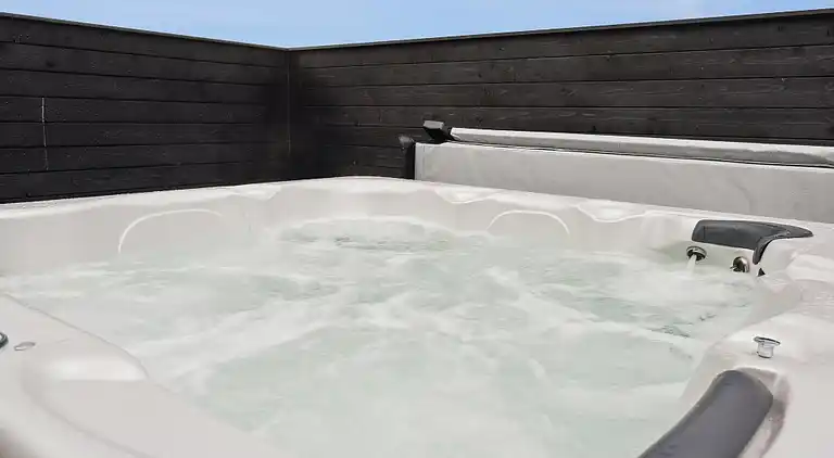 Luxus-Ferienhaus mit Pool, Spa & Aktivitäten