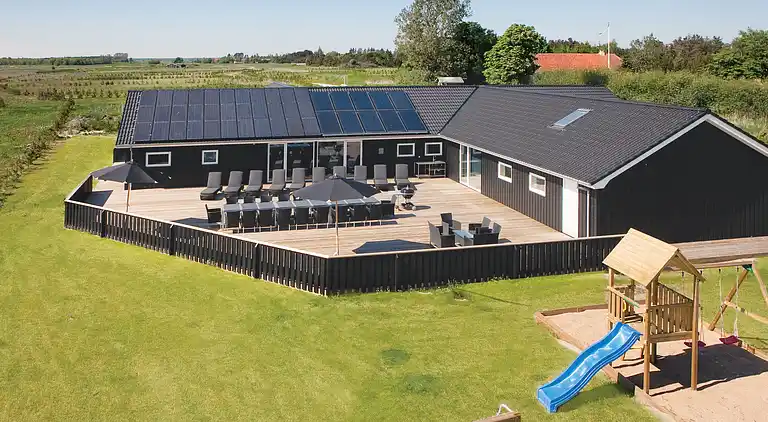 Großes Ferienhaus mit Pool und Aktivitäten