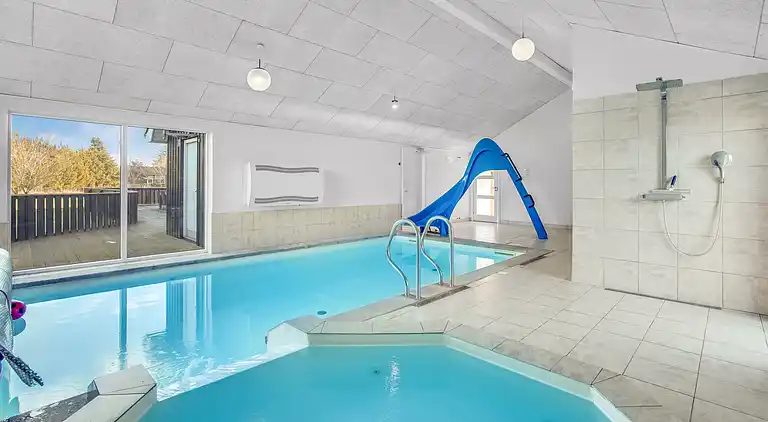 Großes Ferienhaus mit Pool und Aktivitäten