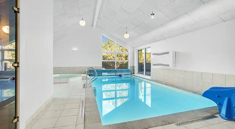 Großes Ferienhaus mit Pool und Aktivitäten