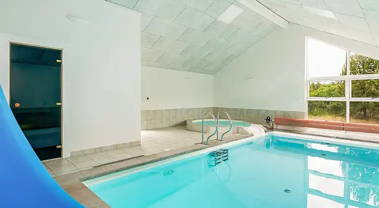 Großes Ferienhaus mit Pool und Aktivitäten