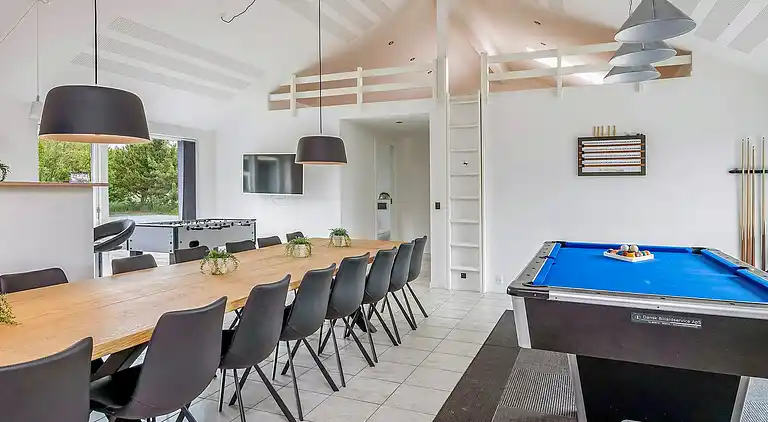 Großes Ferienhaus mit Pool und Aktivitäten