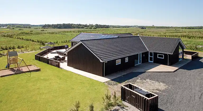 Großes Ferienhaus mit Pool und Aktivitäten