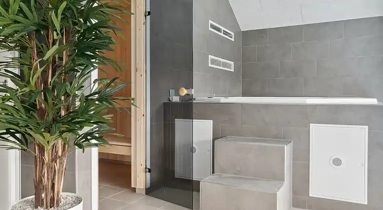 Ferienhaus mit Pool & Spa auf Møn