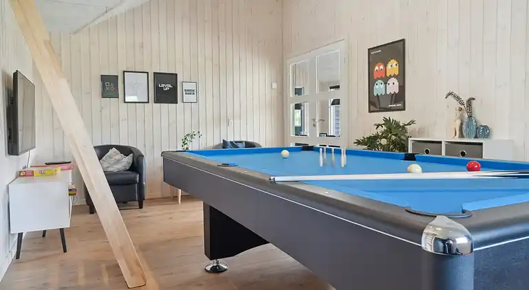 Ferienhaus mit Pool & Spa auf Møn