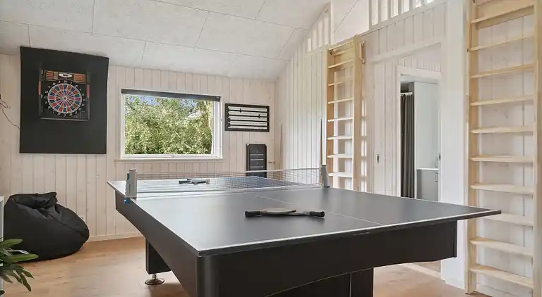 Ferienhaus mit Pool & Spa auf Møn