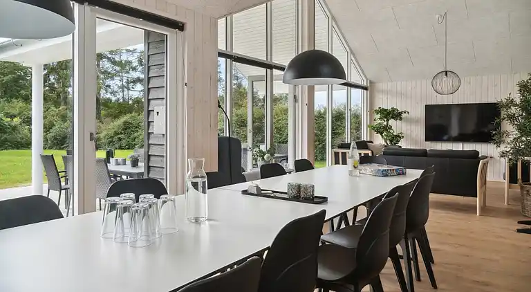 Ferienhaus mit Pool & Spa auf Møn