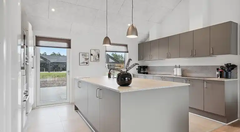 Großes Ferienhaus für 26 mit Pool & Wellness