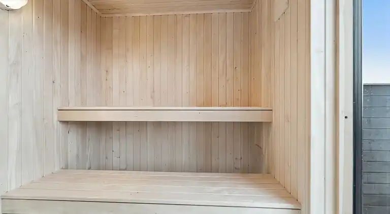 Großes Ferienhaus für 26 mit Pool & Wellness