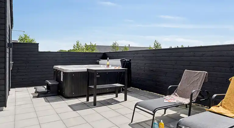 Großes Ferienhaus für 26 mit Pool & Wellness