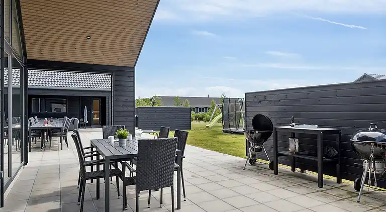 Großes Ferienhaus für 26 mit Pool & Wellness