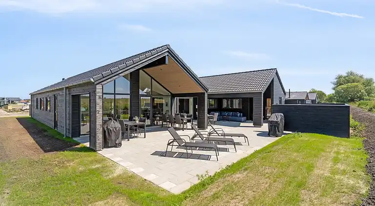 Luxus-Ferienhaus mit Pool bei Hasmark Strand