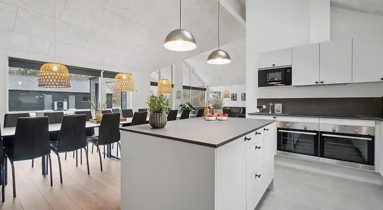 Luxus-Ferienhaus für 18 in Dueodde - Pool & Spa