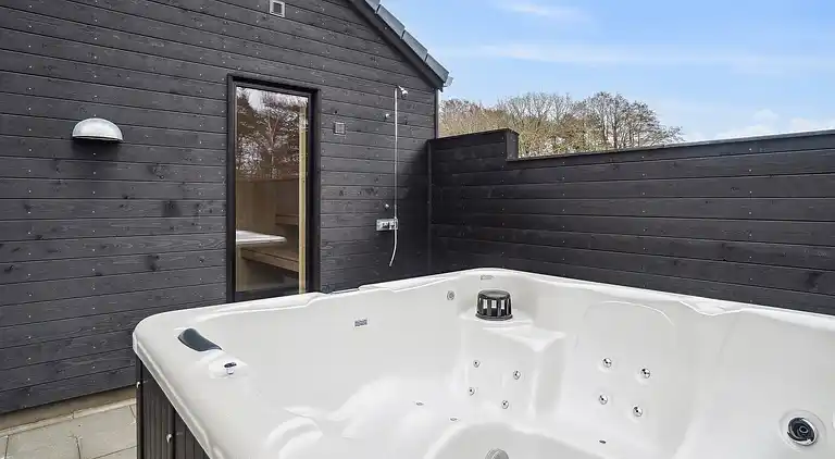 Luxus-Ferienhaus für 18 in Dueodde - Pool & Spa