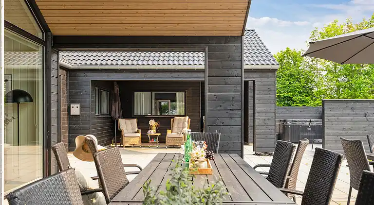 Stort semesterhus i Mommark - pool & aktiviteter