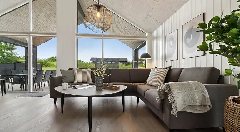 Stort semesterhus i Mommark - pool & aktiviteter