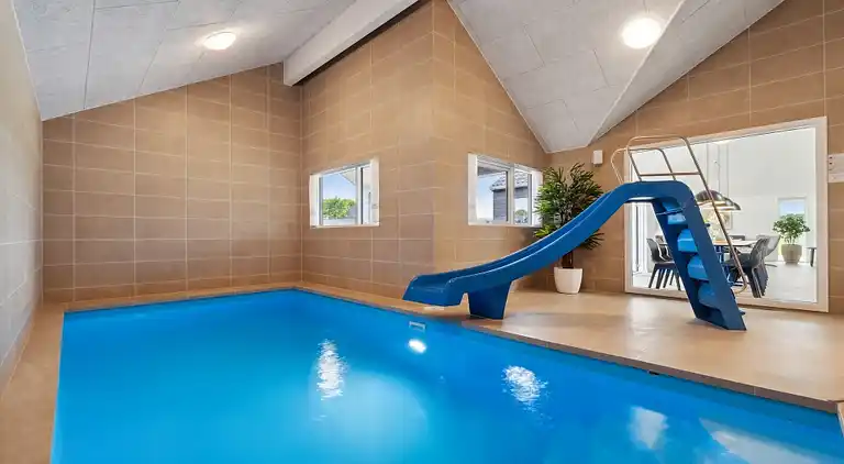 Stort semesterhus i Mommark - pool & aktiviteter