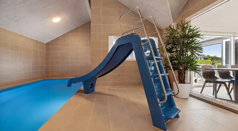 Stort semesterhus i Mommark - pool & aktiviteter