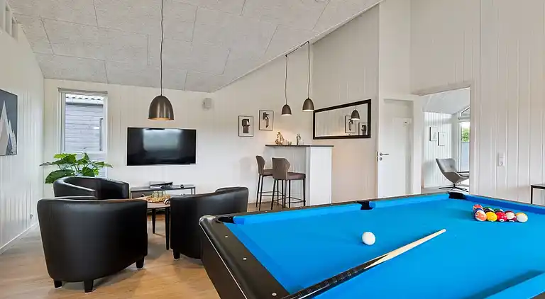 Stort semesterhus i Mommark - pool & aktiviteter